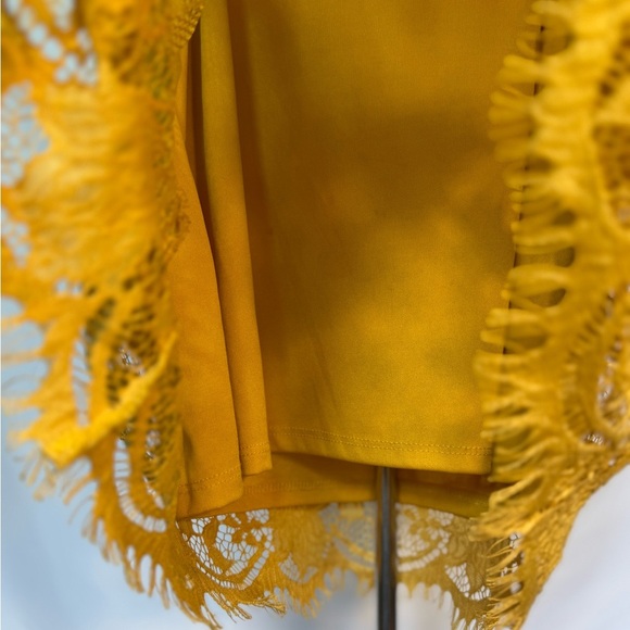 Paper + Tee Mustard Yellow Lace Tank Top Size M/ Great Under Denim Jacket - Picture 8 of 9